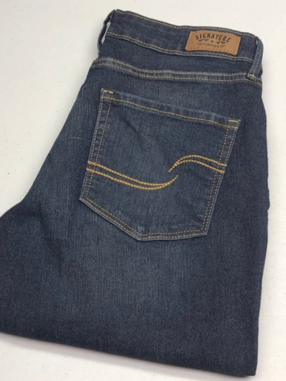 LIKE NEW LEVI SIGNATURE MODERN SKINNY JEANS 6/28x30 ⭐️
